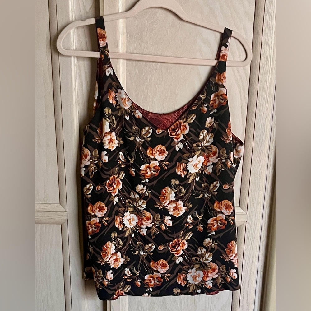 🌸 3/$30| WHBM Reversible tank - 4 looks in 1!